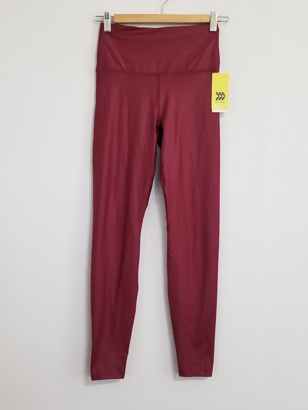 NWT All In Motion Burgundy Active Leggings Size XS